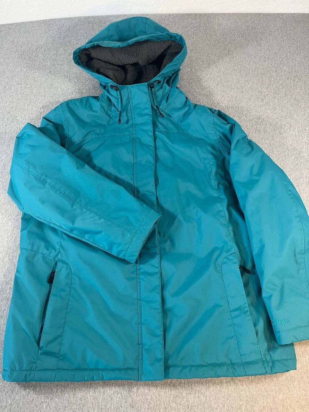 L.L. Bean  Turquoise Blue Hooded Insulated Winter Parka Jacket Women’s XL REG